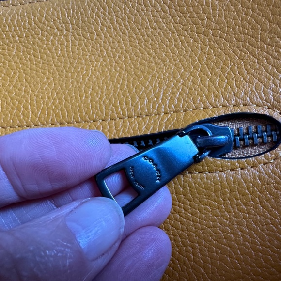 Coach chaise crossbody in yellow pollen - Picture 6 of 10